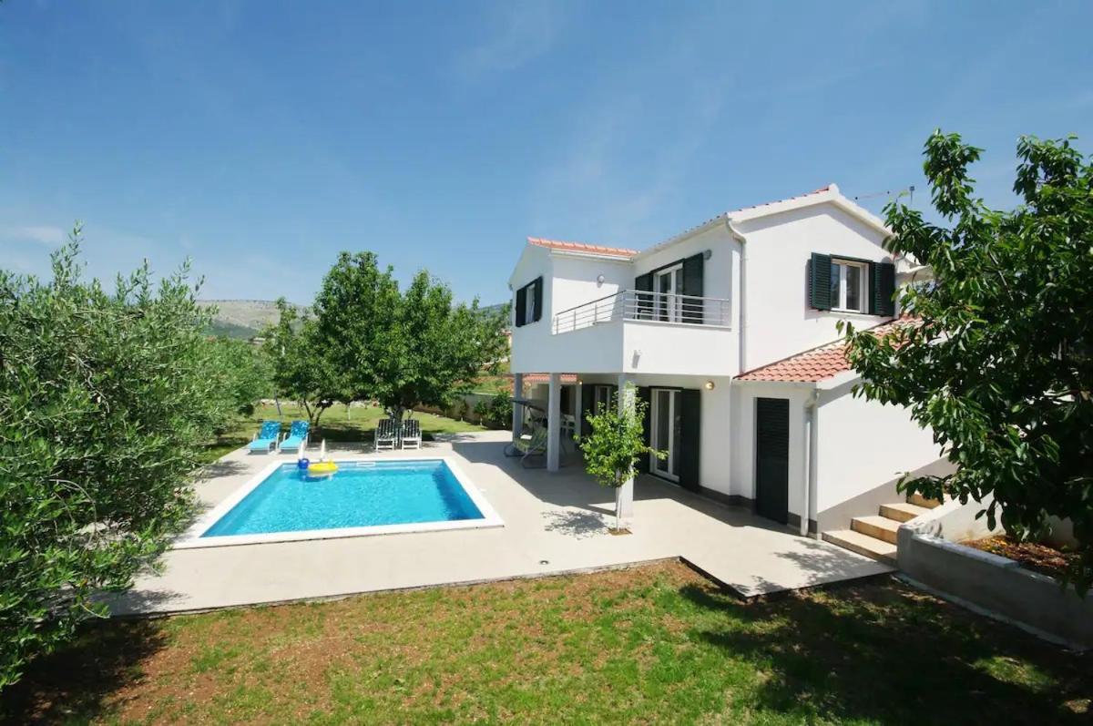 House Viki Villa Plano Exterior foto